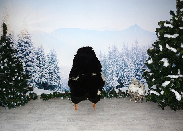 Öko Lammfell Schwarz-Weiß getupft – Kuscheliges Naturfell Unikat 110cm